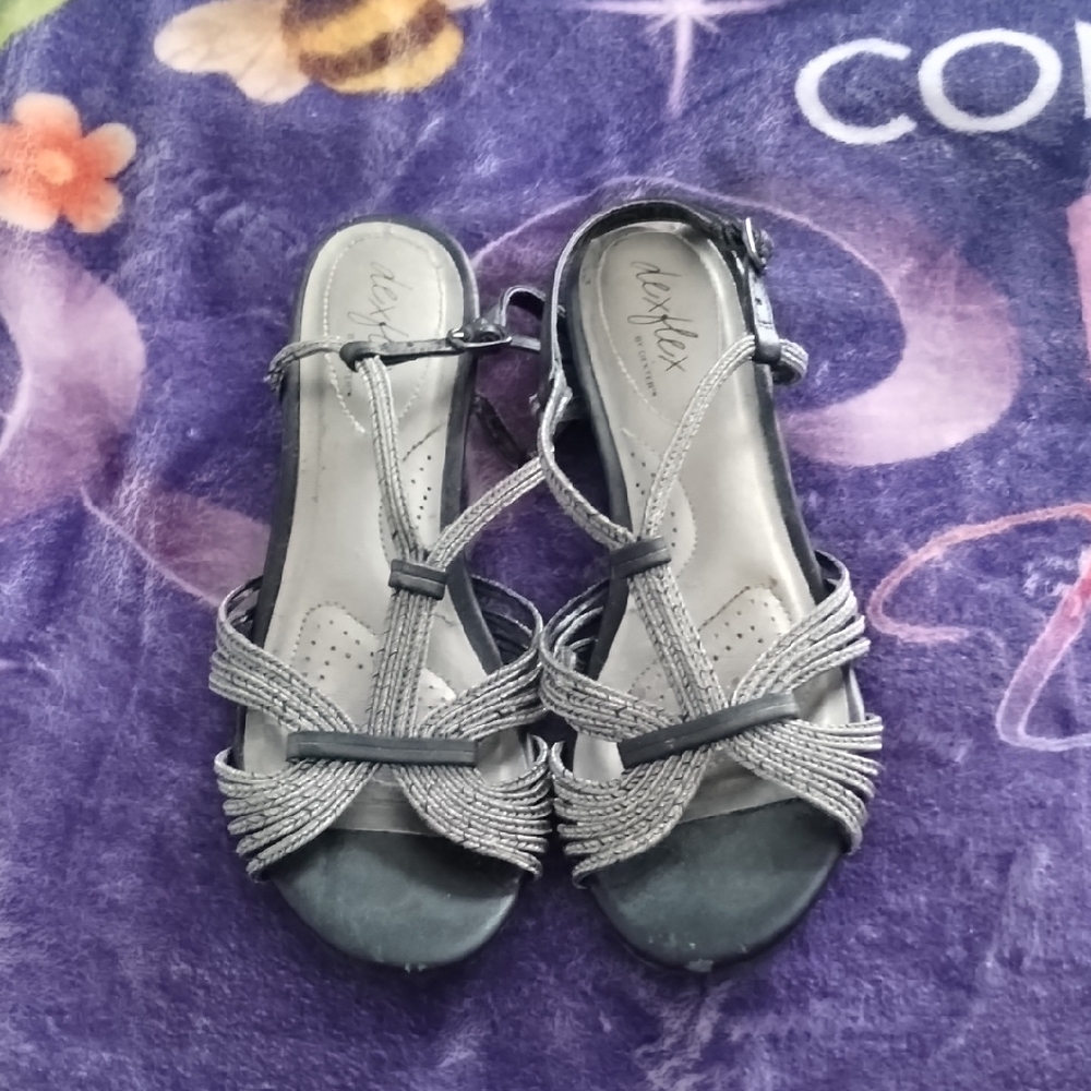 Dexter Women's Gray Strappy Sandals